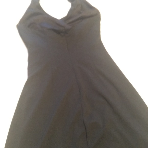 Halter dress - Picture 2 of 3